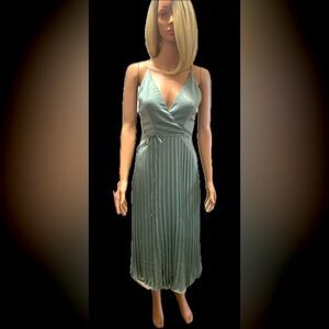LUSH (small) mint green midi pleated dress.